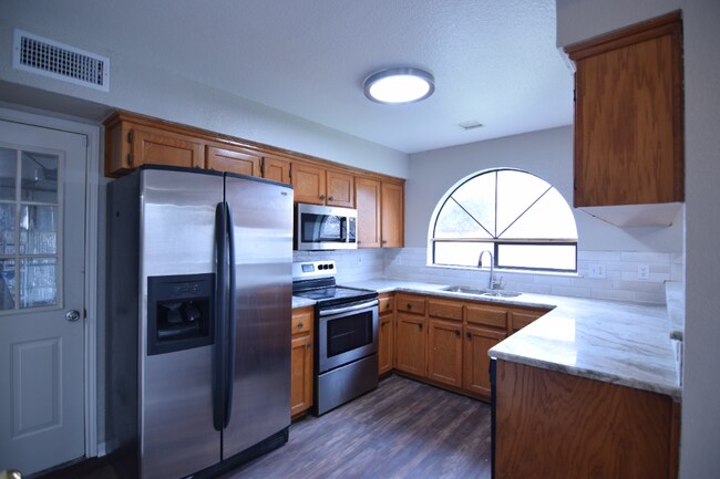 Building Photo - 4302 Josh Dr