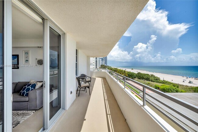 Foto del edificio - 5555 Collins Ave