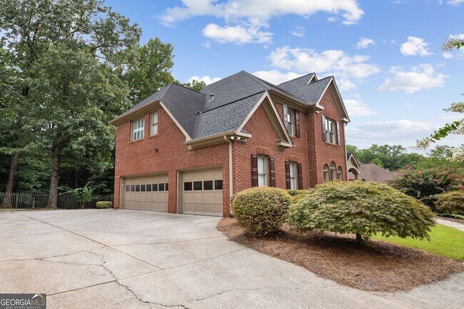Foto del edificio - 5170 Deerlake Dr