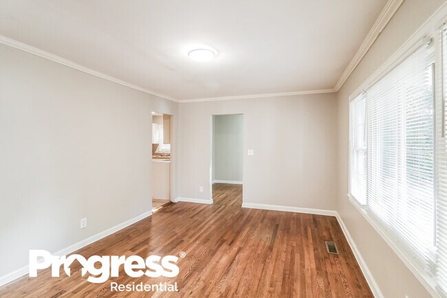Foto del edificio - 1352 Peachcrest Rd