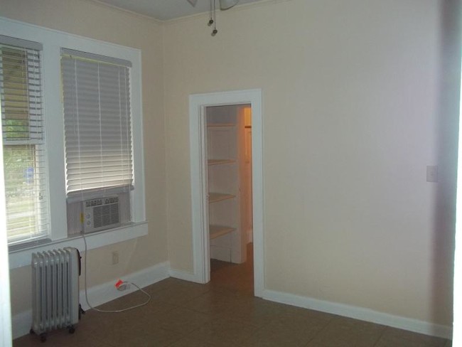 Foto del edificio - 519 E Charles St