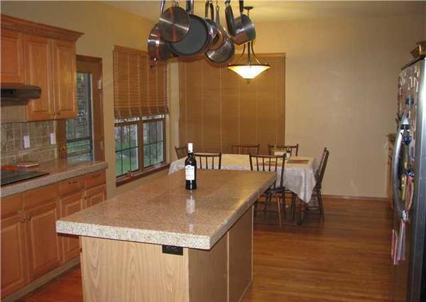 Foto del edificio - Spacious Rockrimmon Home for Rent – Cul-de-Sac Location!