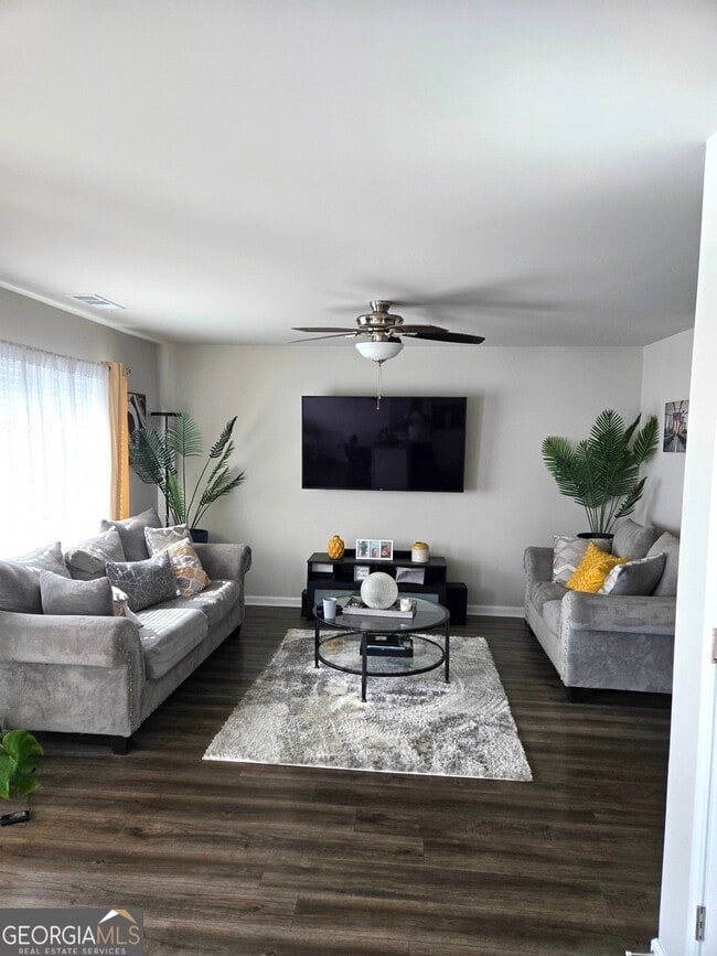 Foto del edificio - 325 McGiboney Ln