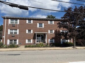 Building Photo - 31 Pond St