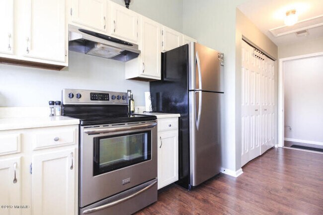 Foto del edificio - Great Condo in Woodbridge Hills