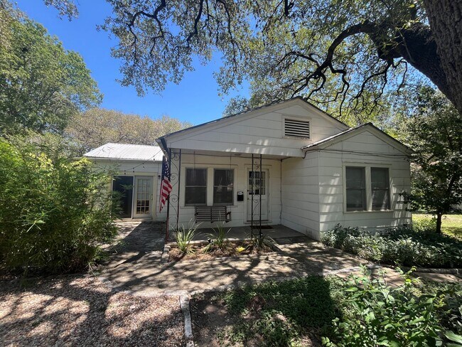 Foto del edificio - Fairview Properties