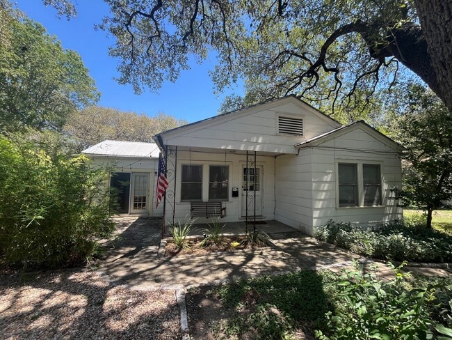 Building Photo - Fairview Properties