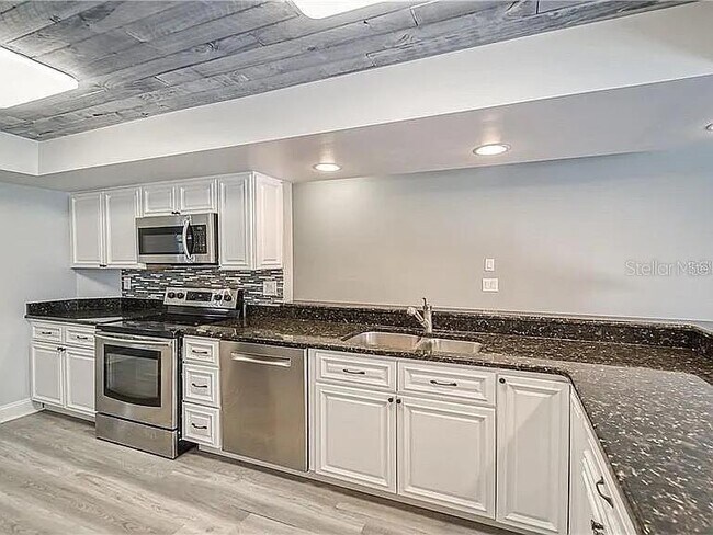 Foto del edificio - 4314 Ellenville Pl