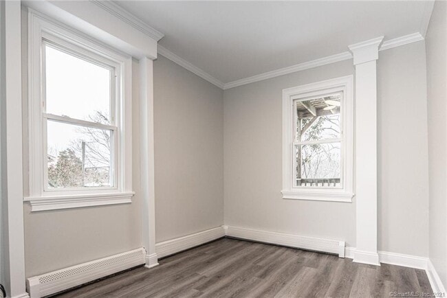 Building Photo - 241 Old Stratfield Rd