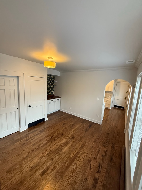 Building Photo - 705 N Damen Ave