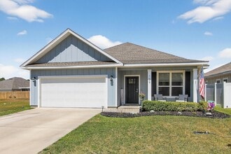 Building Photo - 159 Blooming Cv