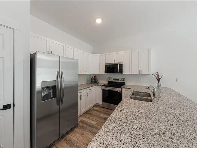 Foto del edificio - Charming 3BR House in Lehigh Acres