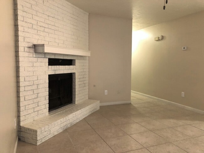 Building Photo - 605 San Benito Ct