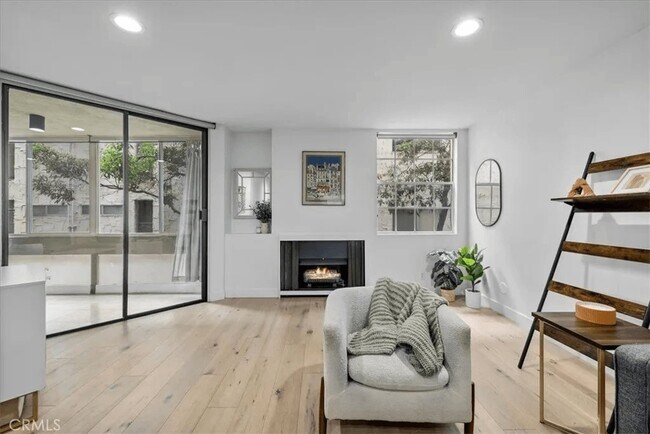 Foto del edificio - 740 Kings Rd