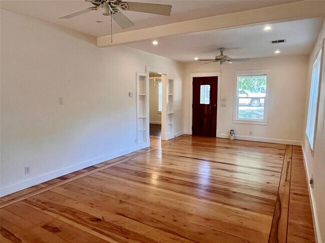 Foto del edificio - 2209 E 18th St