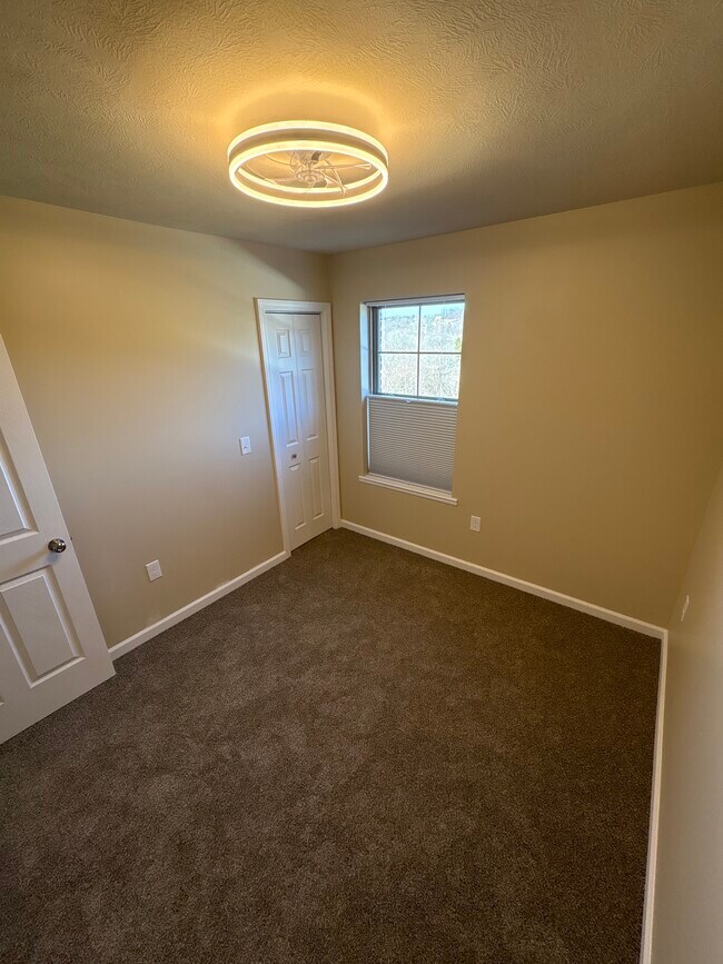 Building Photo - Kistler Place