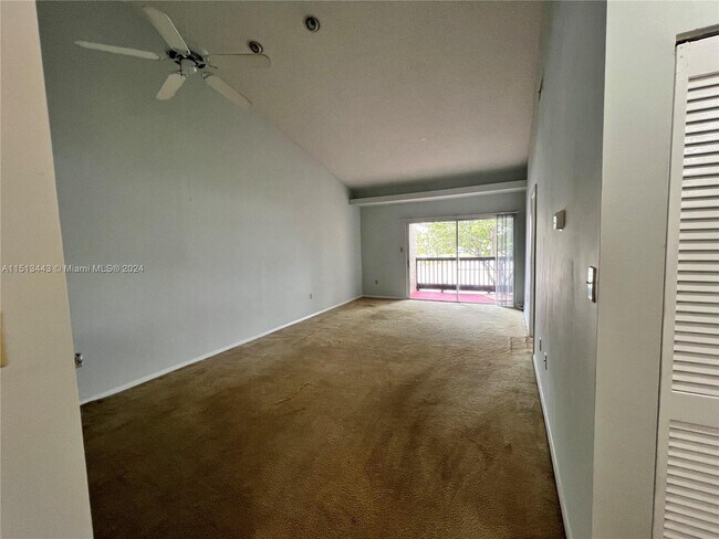 Foto del edificio - 665 SW 113th Way