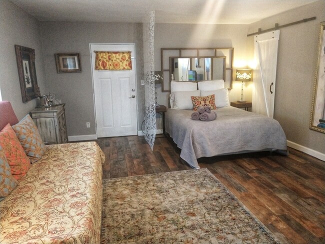 Oversized master bedroom. Can be used as a den, in law suite or home office with private entrance. - 1808A Simms St