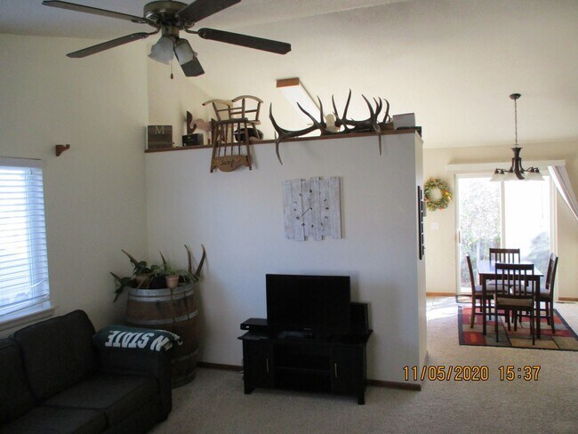 Building Photo - 4 br, 2.5 bath House - 2202 W 44th Street