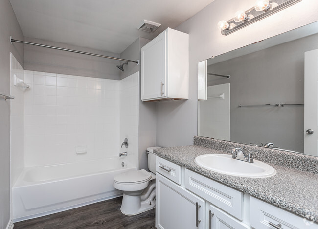 2BR, 2BA - 1040SF "Ashland" Bathroom - COTTON CROSSING