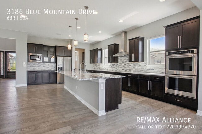 Foto del edificio - 3186 Blue Mountain Dr