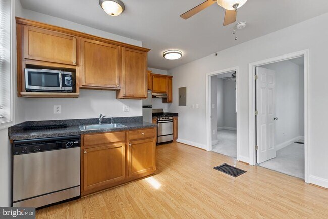 Foto del edificio - 321 Magothy Rd