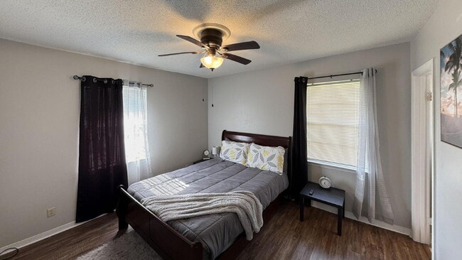 Building Photo - 738 Carondelay Dr