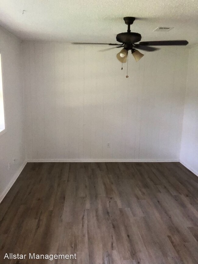 3 br, 1.5 bath House 223 Noble St House Rental in Batesville, MS