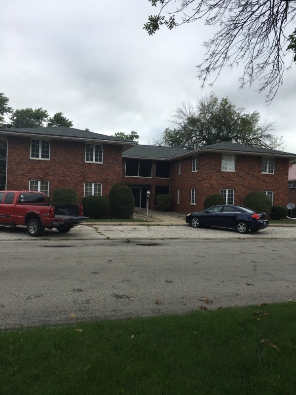 Primary Photo - 115 W John St