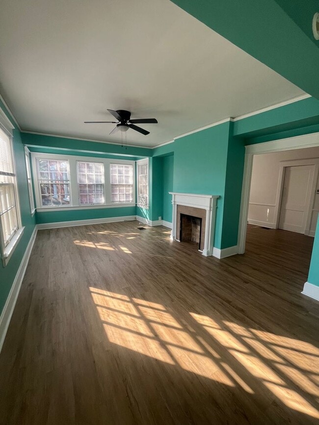 Photo - 1009 Everett Ave Apartment