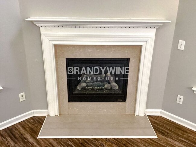 Building Photo - MOVE IN BY AUG 28TH AND RECEIVE  HALF OFF ...