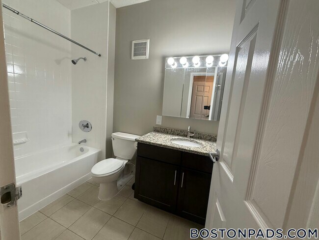 Foto del edificio - 757 Highland Ave