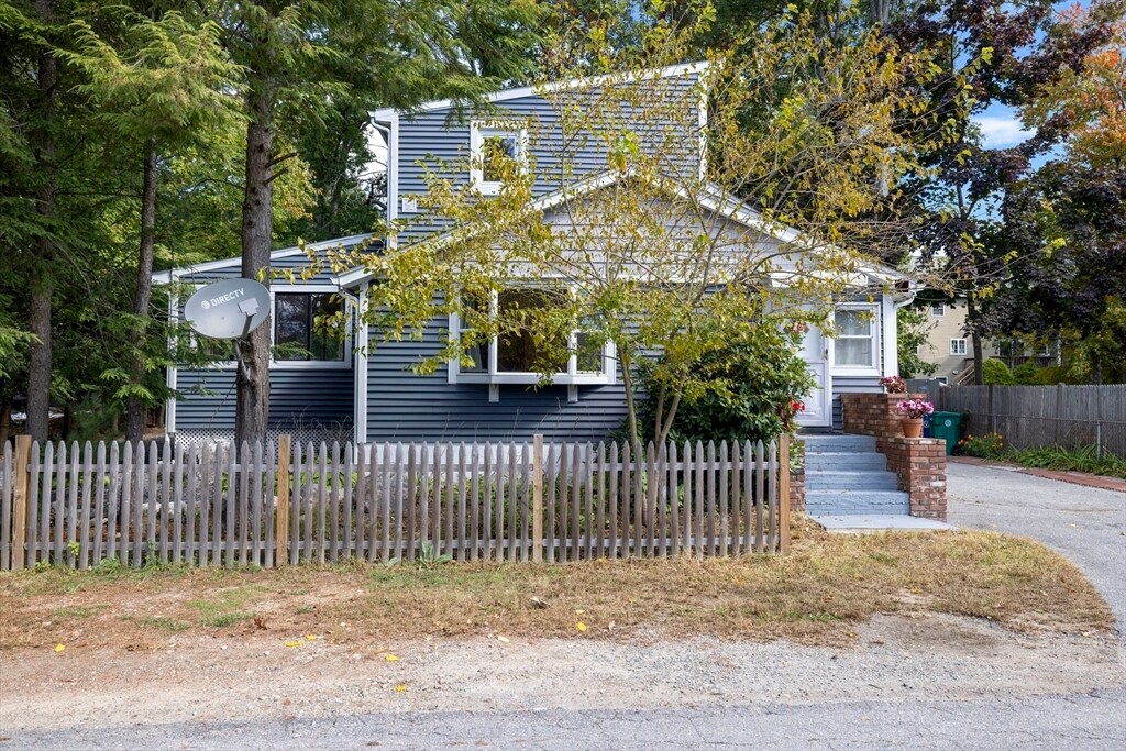 Primary Photo - 46 Glenside Ave