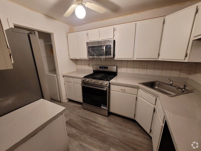 Building Photo - 1303 Morris Ct