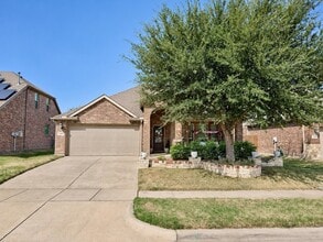 Building Photo - 112 Rustic Oak Ln