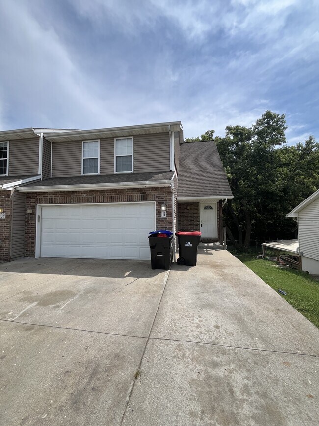 Building Photo - 509 Zoll St
