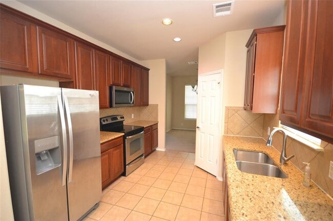Building Photo - 409 Riverine Way