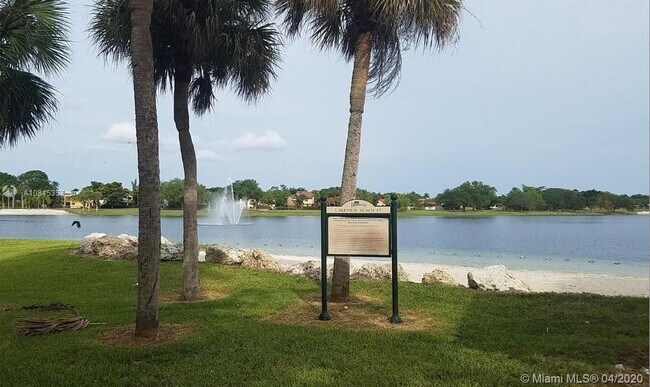Foto del edificio - 9719 Hammocks Blvd