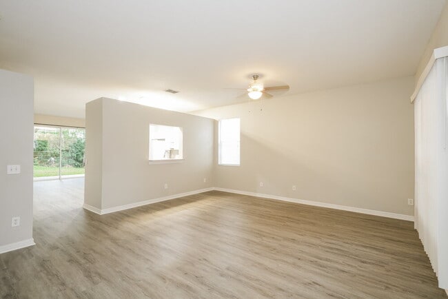 Building Photo - 15819 Stags Leap Dr