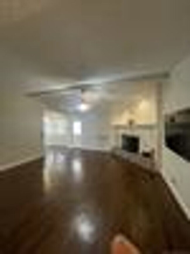 Building Photo - Spacious first time rental!