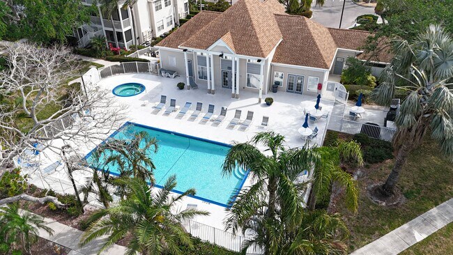 Foto del edificio - SEASONAL RENTAL - Downtown Sarasota Renovated Waterfront Condo