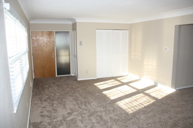 Foto del edificio - 2142 Collinway St