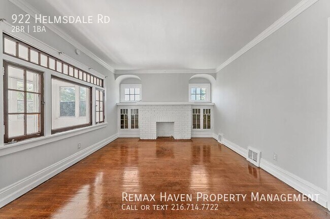 Foto del edificio - 922 Helsdale Rd UP Cleveland Hts, OH - spa...