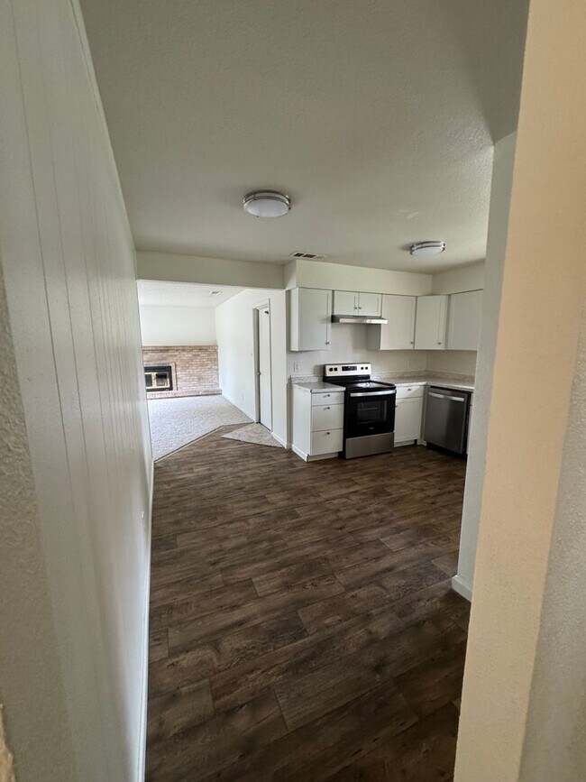 Foto del edificio - 4 bed 2 bath in Merced available now