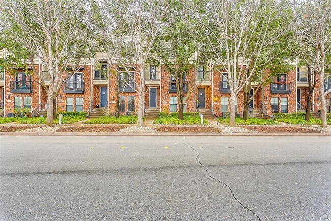 Building Photo - 3809 Westridge Ave