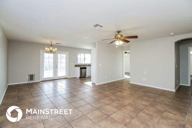 Building Photo - 8921 E Butternut Ave