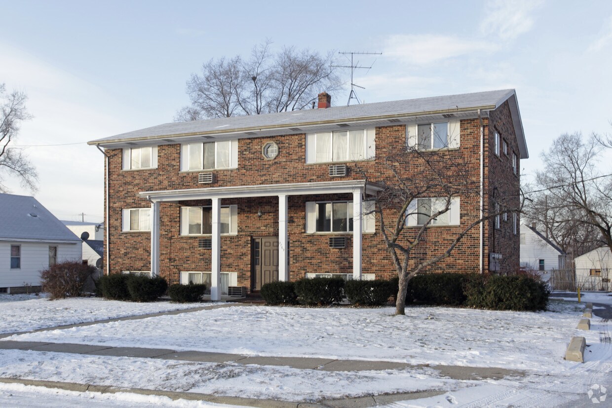 Building Photo - 2735 Longstreet Ave
