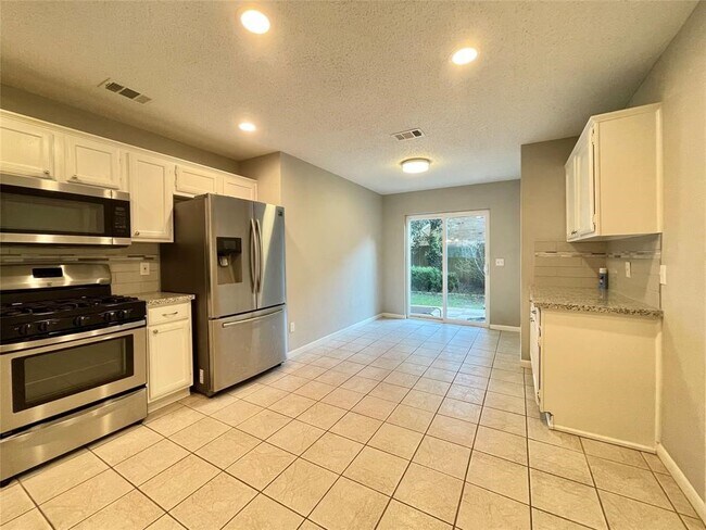 Foto del edificio - 21707 Country Park Ct