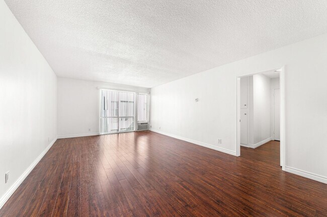 Interior Photo - Burton Almont