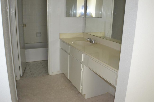 Foto del edificio - 12550 Whittington Dr